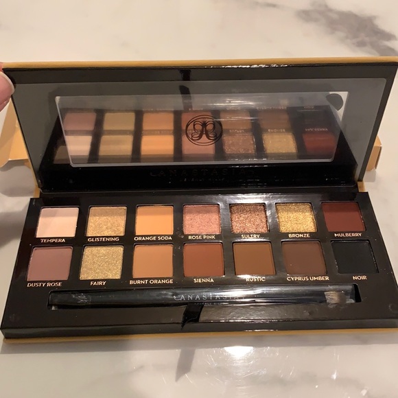 🎨NEW Anastasia Beverly Hills Soft Glam Pallet🎨